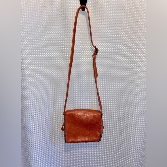 Women’s Handmade‎ in Quebec 100% genuine leather 2 in 1 shoulder & crossbody bag - Picture 15 of 16